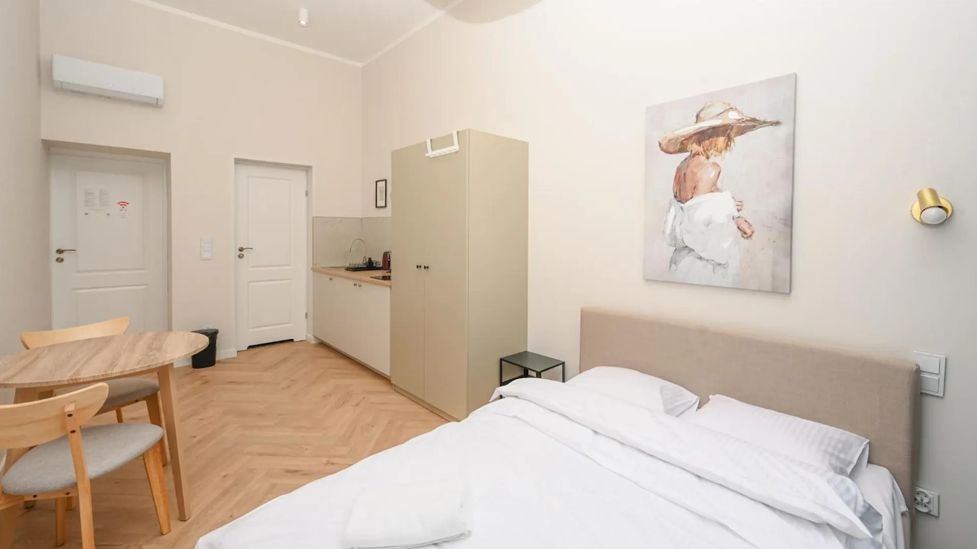 Rentplanet - Studio Plac Matejki Krakow 0*,  Poland