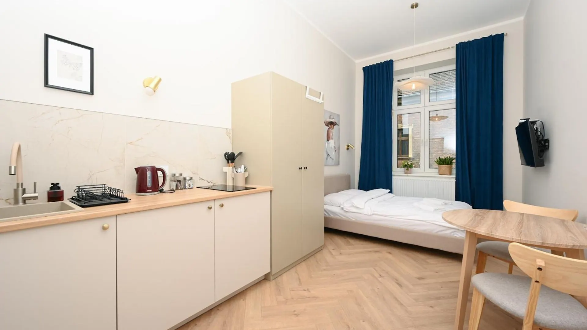 Rentplanet - Studio Plac Matejki Krakow 0*,  Poland
