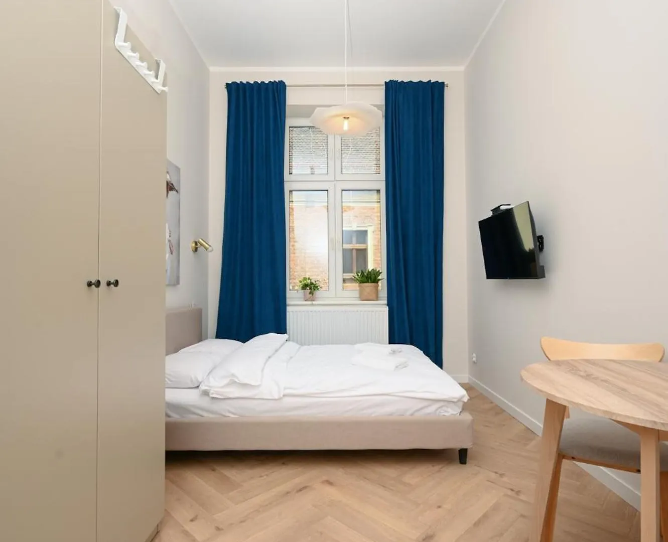Rentplanet - Studio Plac Matejki Krakow